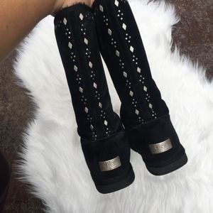 Ugg Joplin Studded Suede Sherling Black Boots